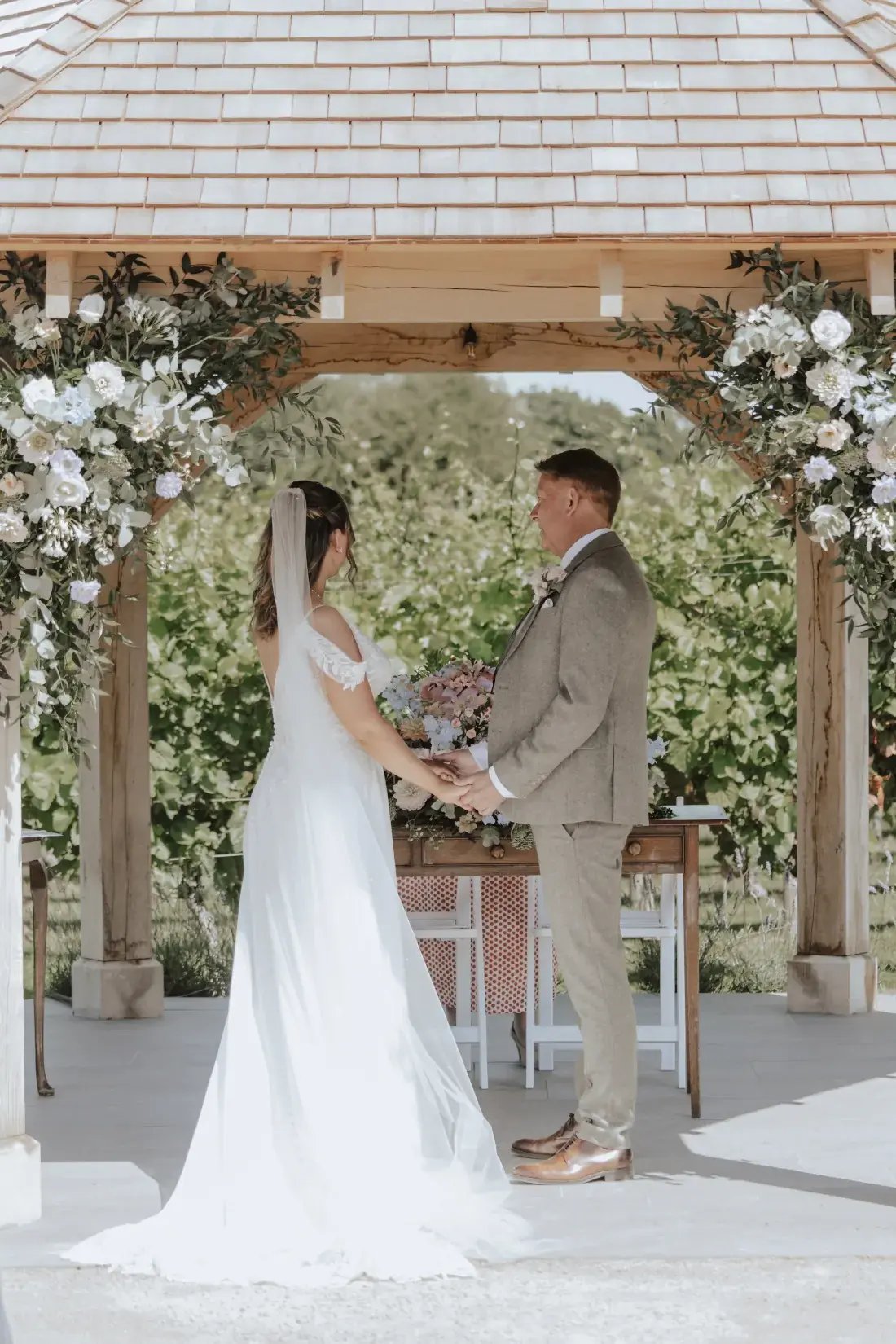 copdock-hall-exclusive-wedding-event-venue-suffolk-charlotte-wotton-photography-juliet-nick-37-1100x1650