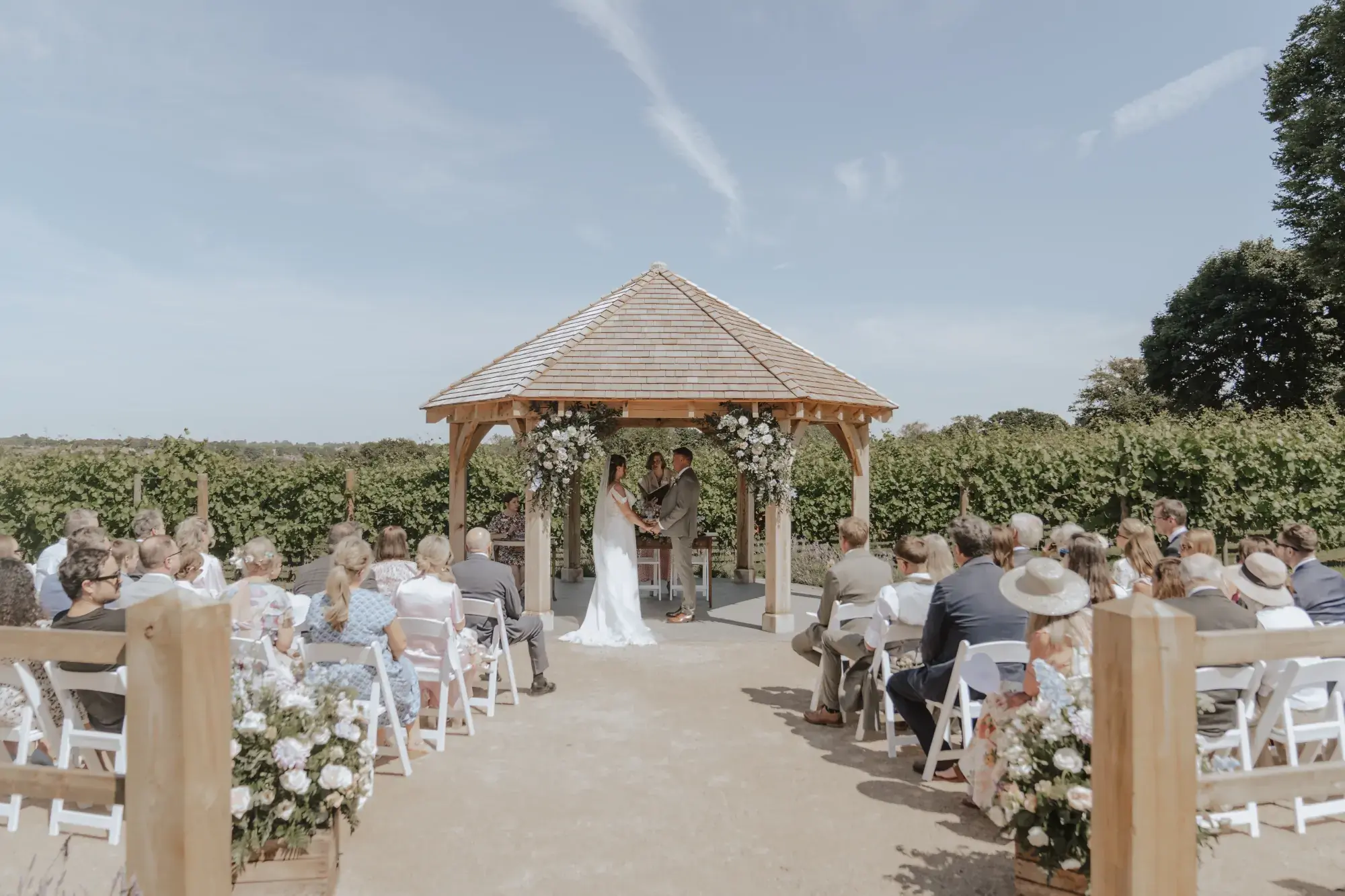 copdock-hall-exclusive-wedding-event-venue-suffolk-charlotte-wotton-photography-juliet-nick-40-2000x1333