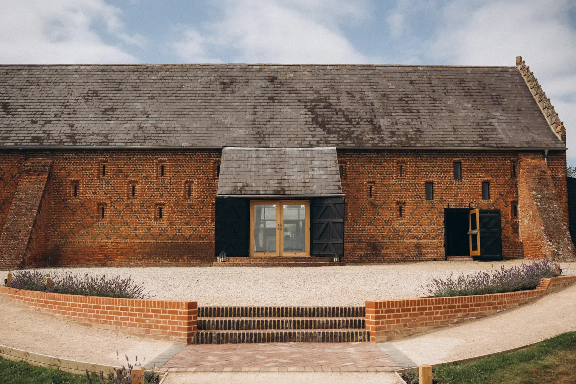 copdock-hall-exclusive-wedding-event-venue-suffolk-nastya-alaverdova-photography-ronnie-georgia-4-2000x1333